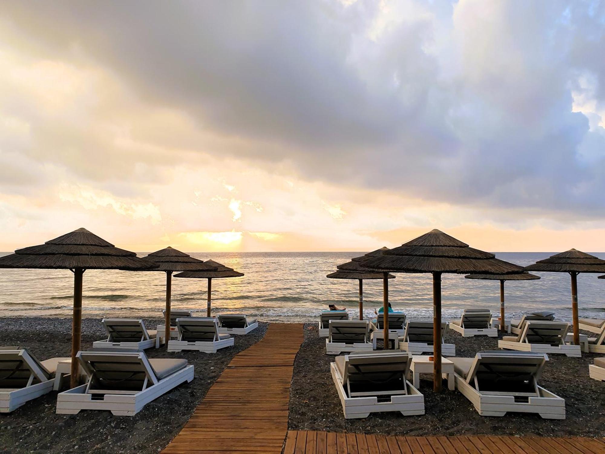 Arion Bay Hotel Santorini Камарі Екстер'єр фото