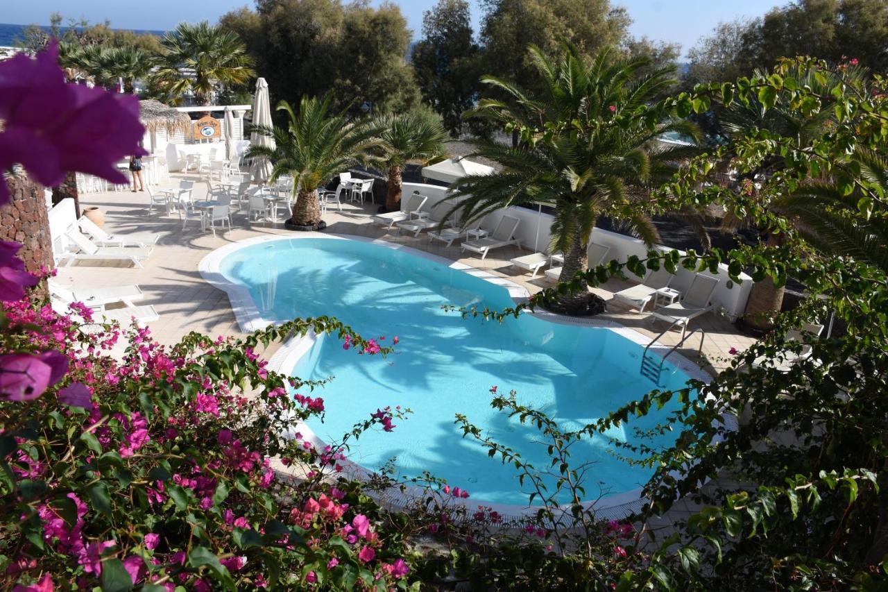 Arion Bay Hotel Santorini Камарі Екстер'єр фото